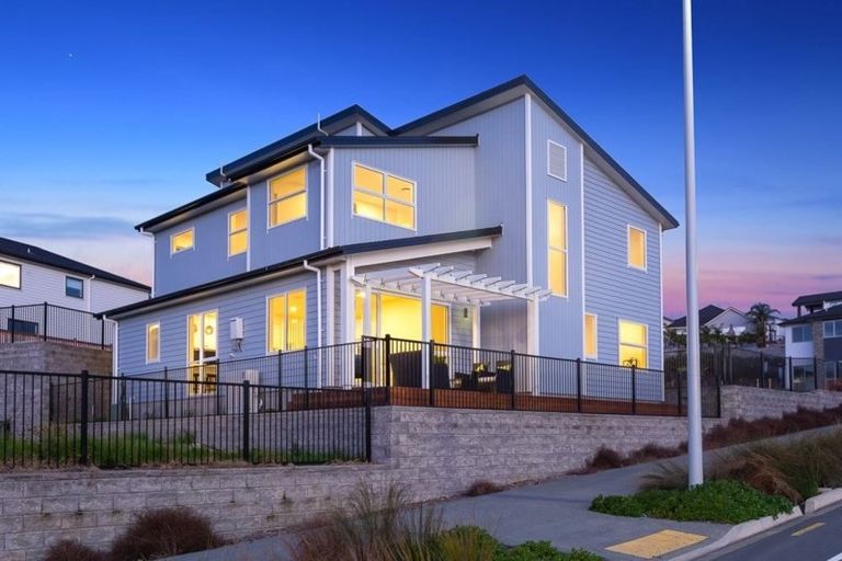 Photo of property in 47 Windlass Street, Long Bay, Auckland, 0630