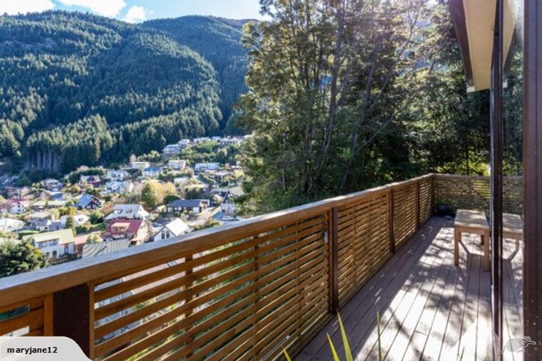Photo of property in 26 Mackinnon Terrace, Sunshine Bay, Queenstown, 9300