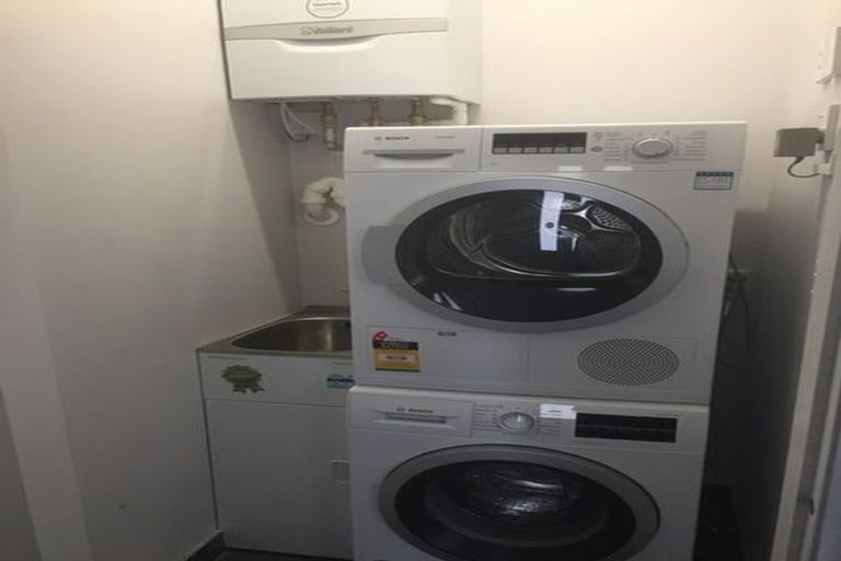 Photo of property in 15 Portland Crescent, Thorndon, Wellington, 6011