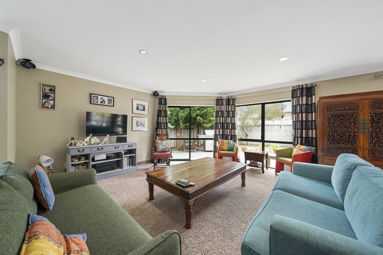 Photo of property in 15 Leanne Way, Waikanae Beach, Waikanae, 5036