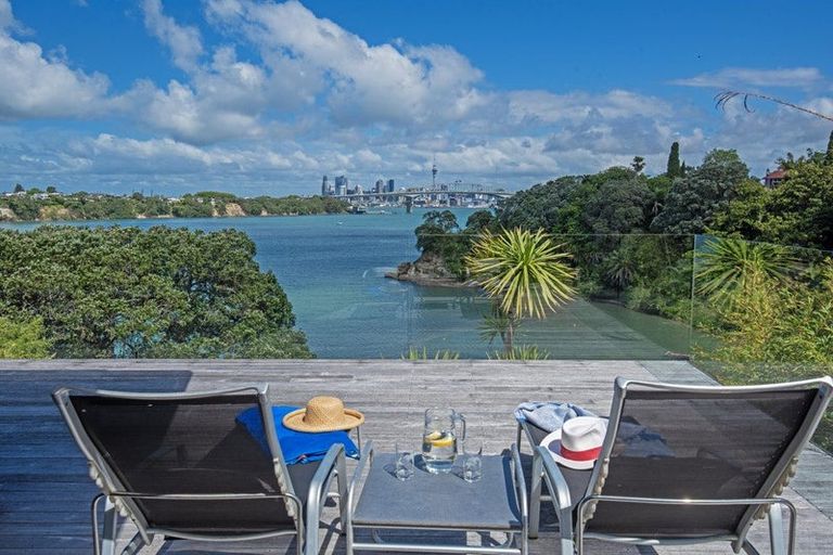 Photo of property in 39 Maritime Terrace, Birkenhead, Auckland, 0626