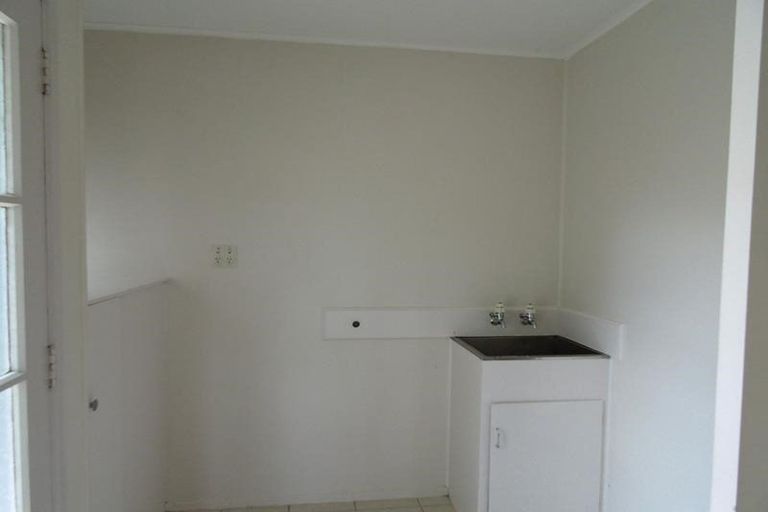 Photo of property in 1/11 Cassia Place, Sunnynook, Auckland, 0620