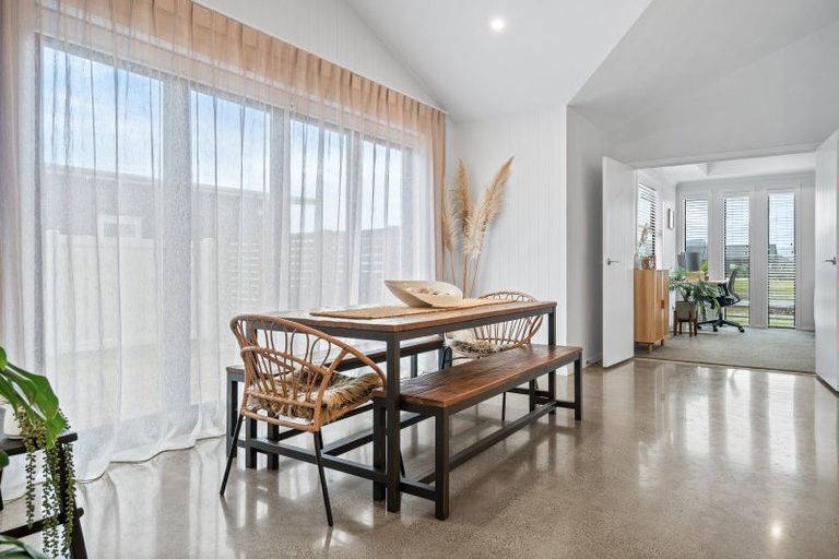 Photo of property in 24 Maturiki Drive, One Tree Point, 0118