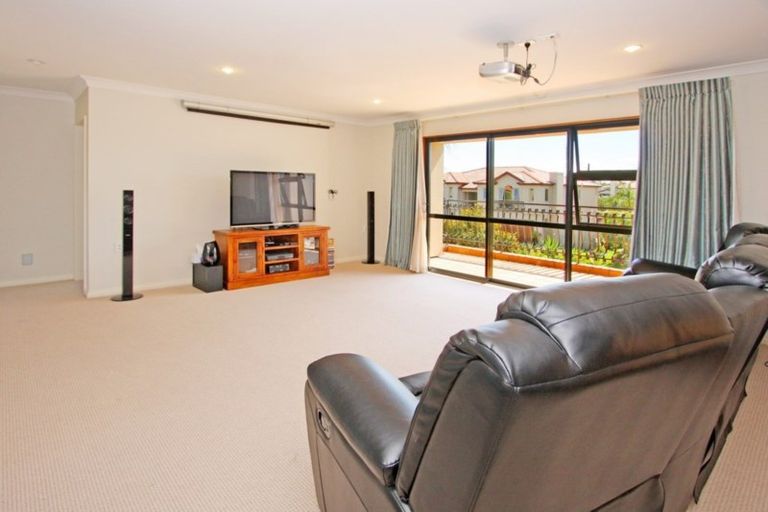 Photo of property in 27 Amberwood Drive, Northpark, Auckland, 2013