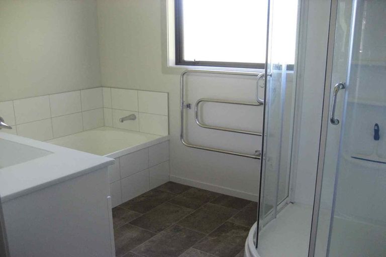 Photo of property in 25a Church Road, Taradale, Napier, 4112