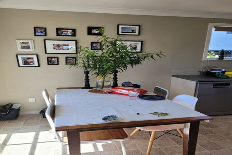 Photo of property in 64a Captain Scott Road, Glen Eden, Auckland, 0602