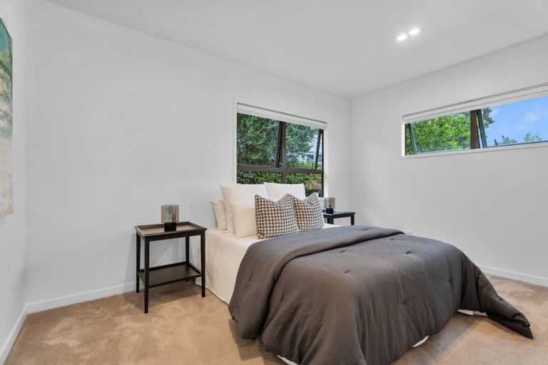 Photo of property in 1 Endymion Place, Half Moon Bay, Auckland, 2012