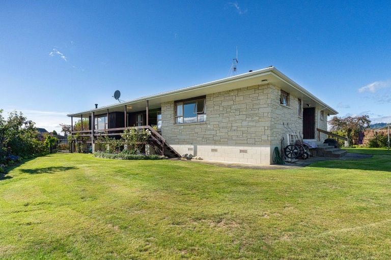 Photo of property in 76 Highbury Drive, Levin, 5510