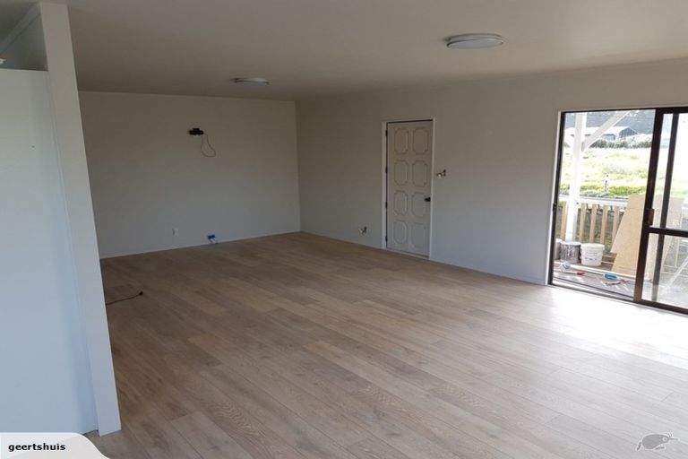 Photo of property in 323 South Head Road, South Head, Helensville, 0874