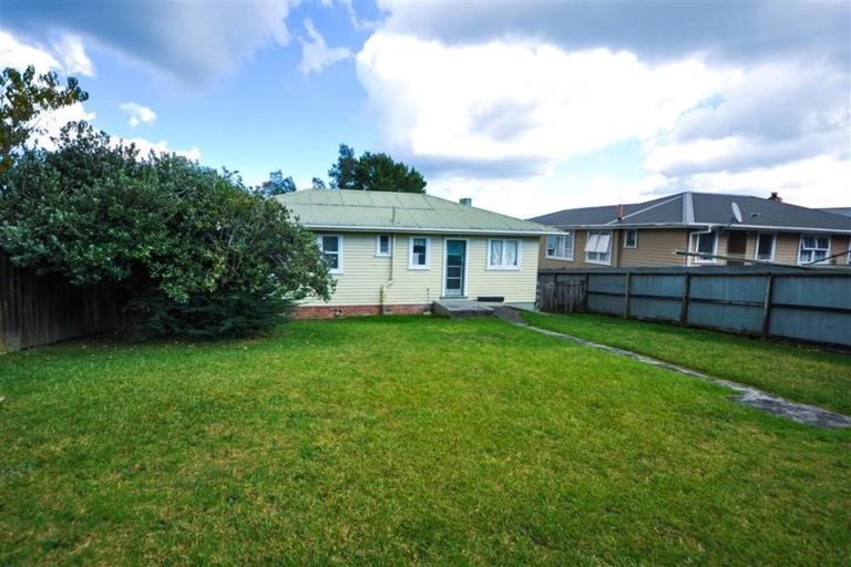 Photo of property in 183 Rathgar Road, Henderson, Auckland, 0610