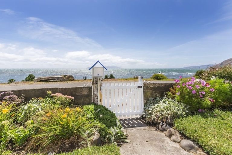 Photo of property in 8 Ocean Parade, Pukerua Bay, 5026