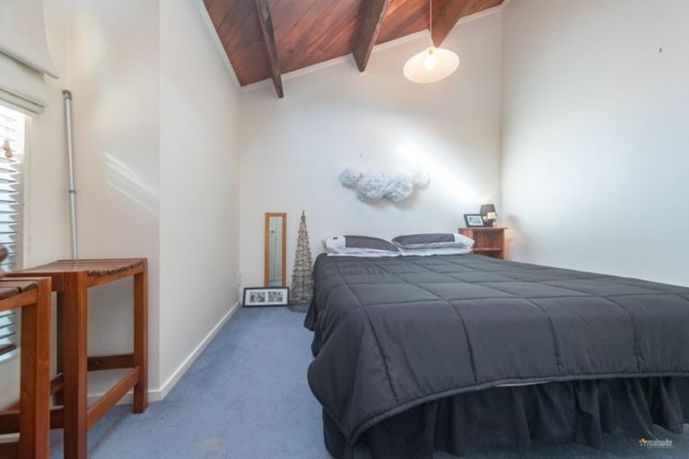 Photo of property in Metro Apartments, 5/220 Thorndon Quay, Pipitea, Wellington, 6011