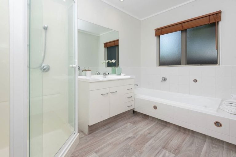 Photo of property in 167 Kilkenny Drive, East Tamaki Heights, Auckland, 2016