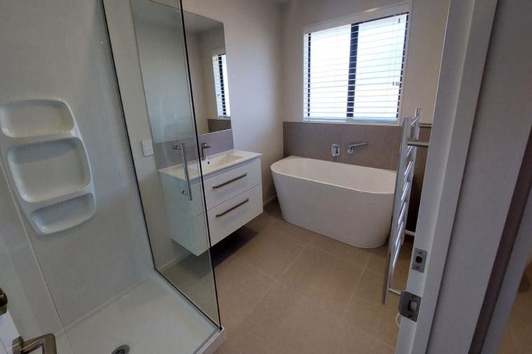 Photo of property in 130 Shillingford Boulevard, Rolleston, 7615