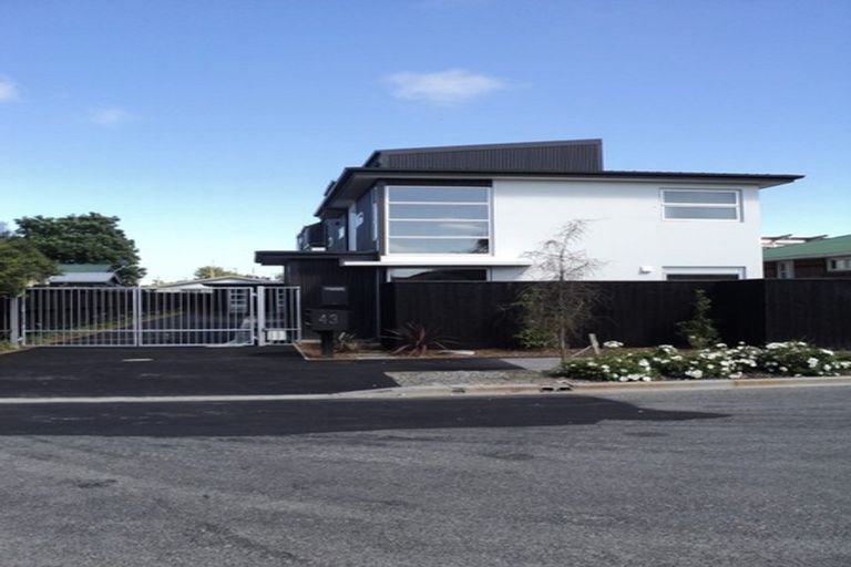 Photo of property in 43 Grafton Street, Waltham, Christchurch, 8011
