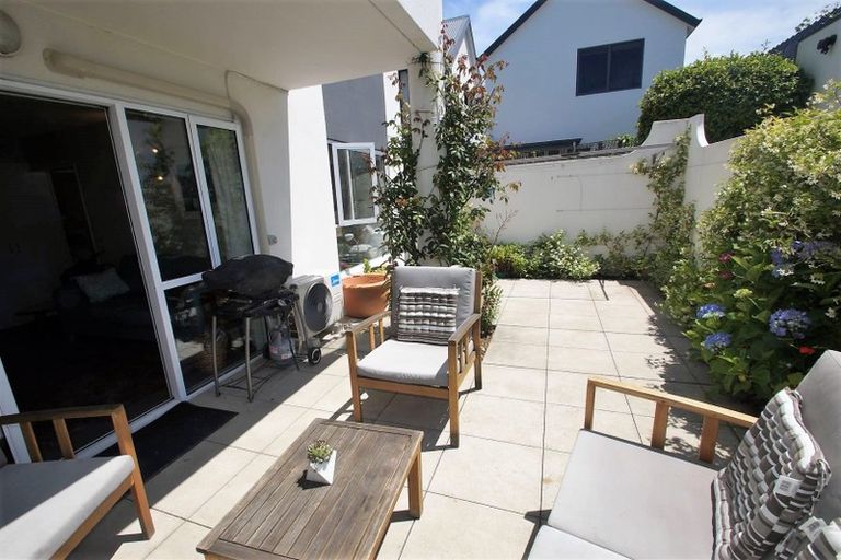 Photo of property in 2/7b Melrose Street, Christchurch Central, Christchurch, 8013