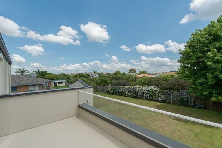 Photo of property in 17 Diomede Glade, Flagstaff, Hamilton, 3210