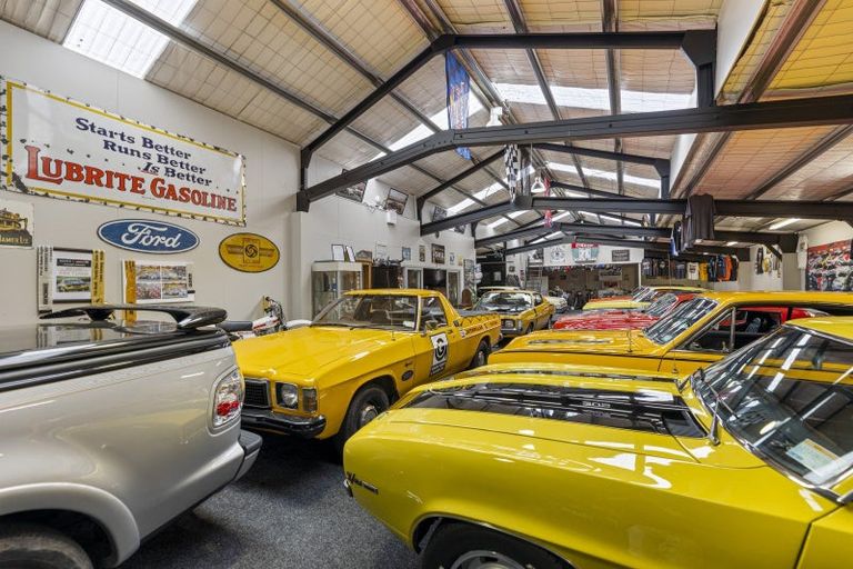 Photo of property in 100 Wingatui Road, Mosgiel, 9024