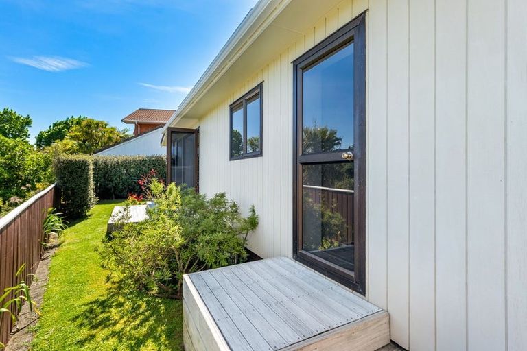 Photo of property in 3 Ruskin Place, Westown, New Plymouth, 4310