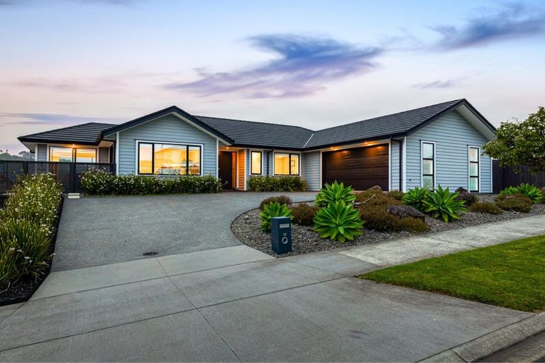 Photo of property in 22 William Blake Way, Riverhead, 0820