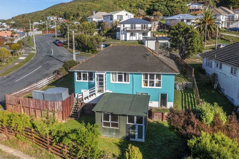 Photo of property in 2 Ngahue Crescent, Elsdon, Porirua, 5022