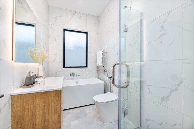 Photo of property in 16 Taiororua Avenue, Massey, Auckland, 0614