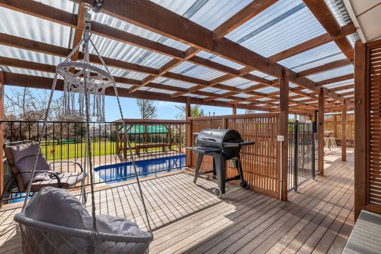 Photo of property in 242 Omokoroa Road, Omokoroa, 3114