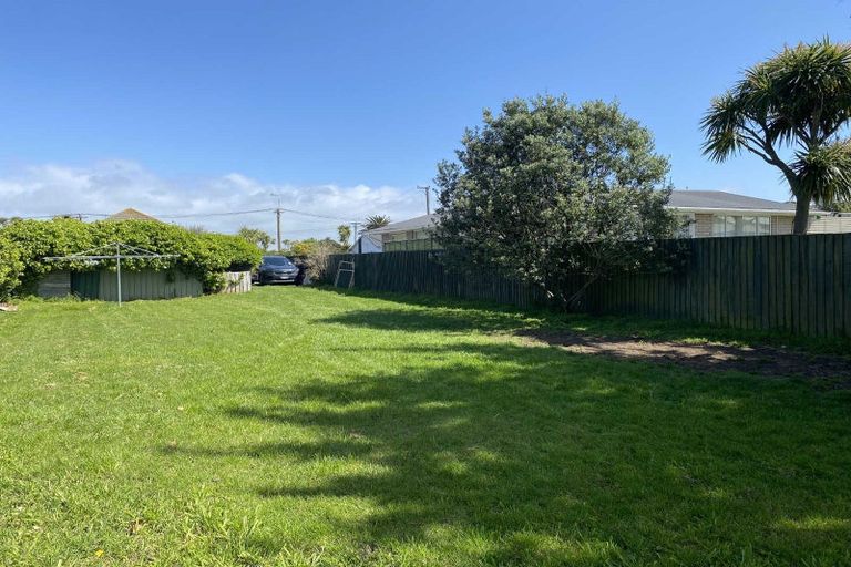 Photo of property in 11 Estuary Road, New Brighton, Christchurch, 8061