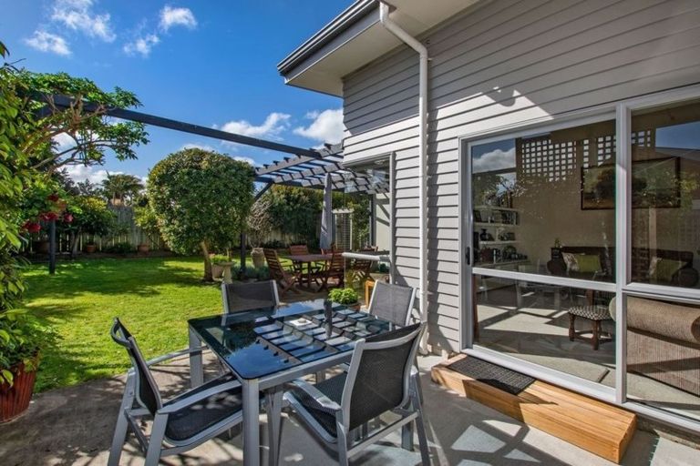 Photo of property in 4 Resolution Place, One Tree Point, 0118