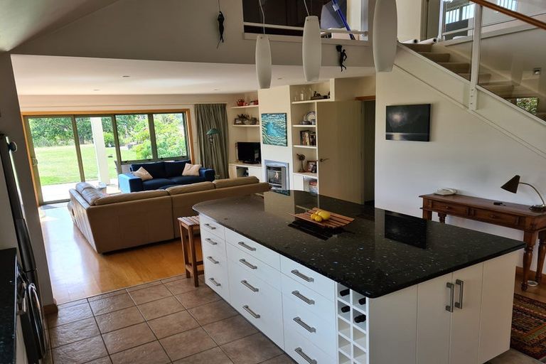 Photo of property in 10 Moreland Place, Mapua, 7005