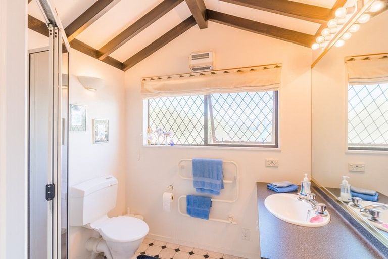 Photo of property in 32a Francis Road, Paraparaumu Beach, Paraparaumu, 5032