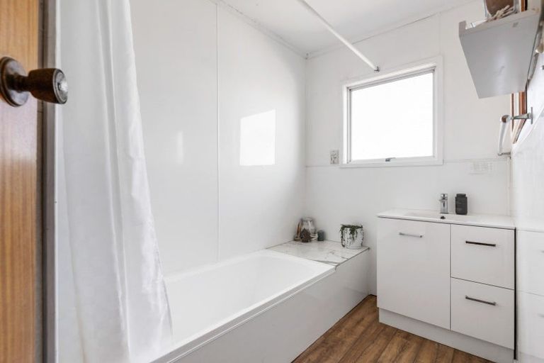 Photo of property in 208 Chartwell Avenue, Whangamata, 3620