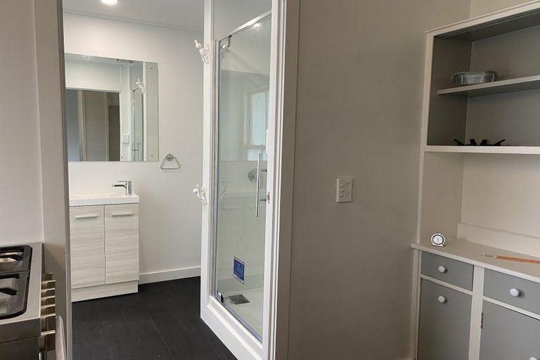 Photo of property in 18 Shoal Bay Road, Devonport, Auckland, 0624