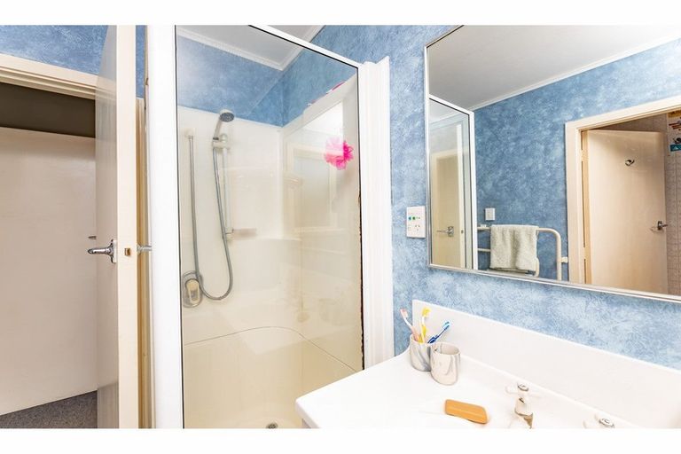 Photo of property in 72 Wingate Street, Redwood, Christchurch, 8051