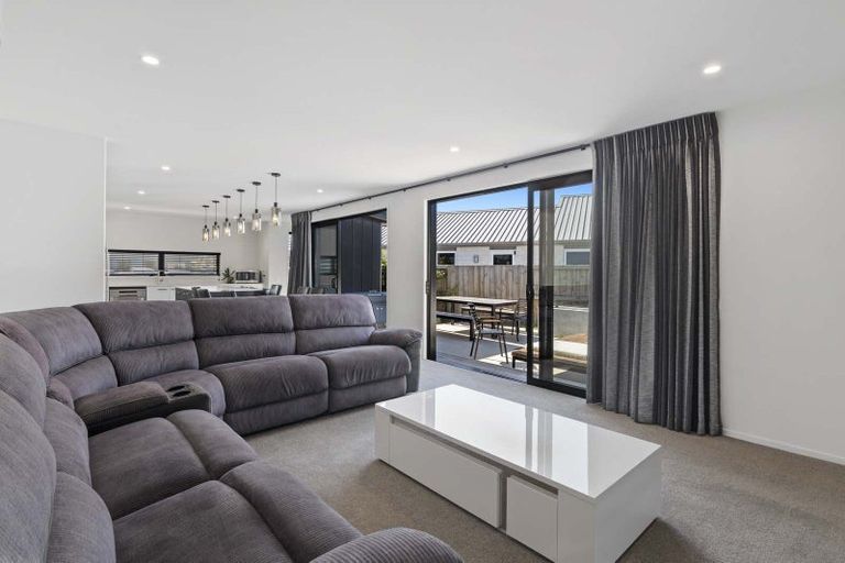 Photo of property in 17 Awataha Crescent, Pyes Pa, Tauranga, 3110