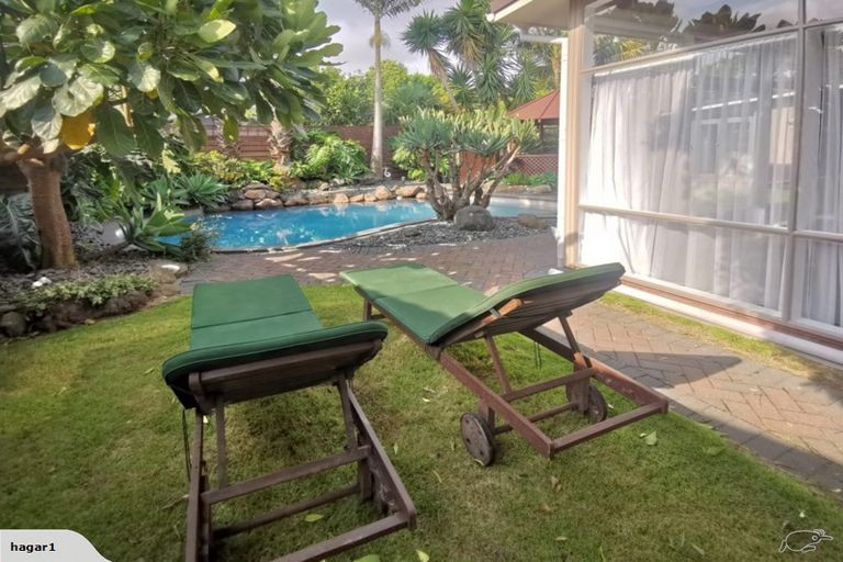 Photo of property in 2 Bushlands Place, Opaheke, Papakura, 2113