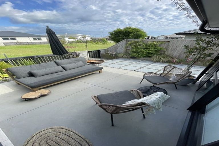 Photo of property in 4 Navy Lane, Papamoa, 3118