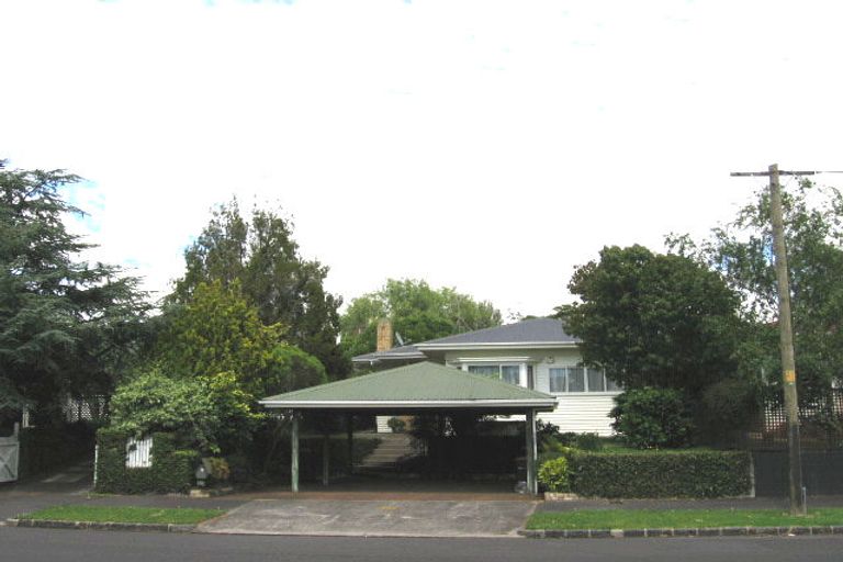 Photo of property in 20 Riro Street, Point Chevalier, Auckland, 1022
