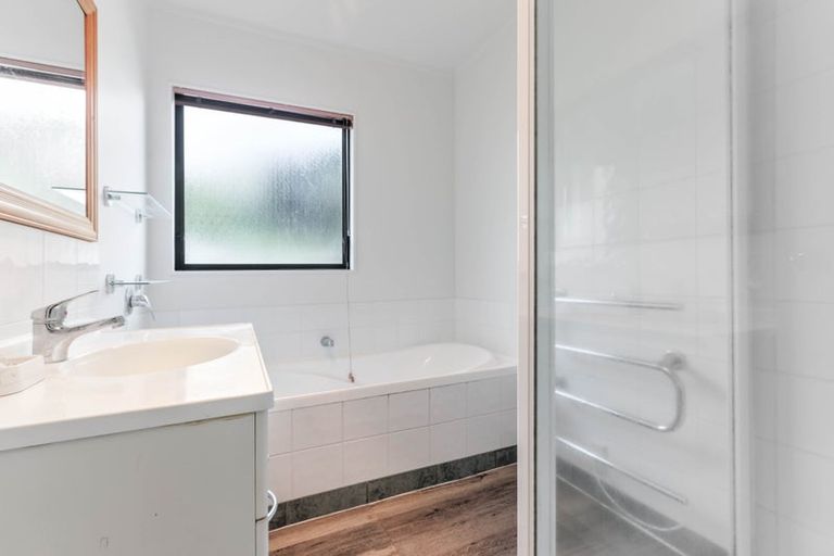 Photo of property in 2/134 Birkenhead Avenue, Birkenhead, Auckland, 0626