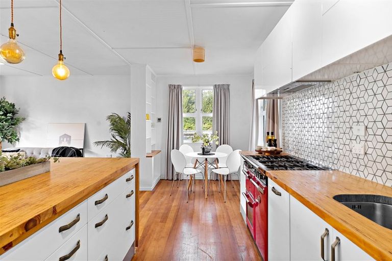 Photo of property in 4 Greenaway Place, Martinborough, 5711