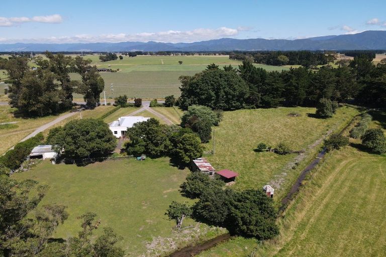 Photo of property in 299 Bidwills Cutting Road, Morison Bush, Greytown, 5794