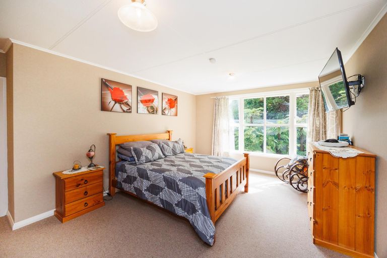Photo of property in 17 Tilbury Avenue, Hokowhitu, Palmerston North, 4410