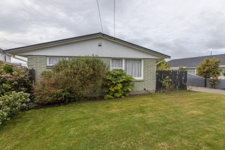 Photo of property in 45 Farquhars Road, Redwood, Christchurch, 8051