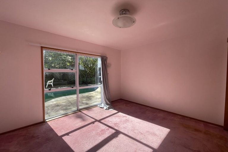 Photo of property in 19 Calypso Place, Rothesay Bay, Auckland, 0630