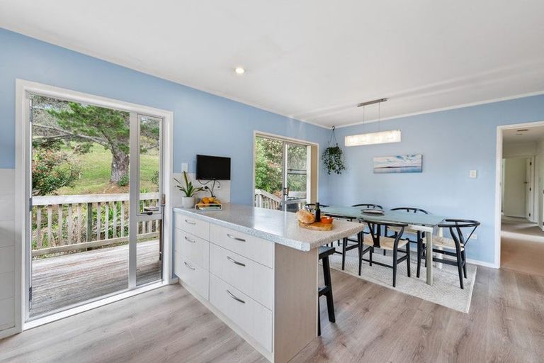 Photo of property in 54 Saddleback Rise, Murrays Bay, Auckland, 0630