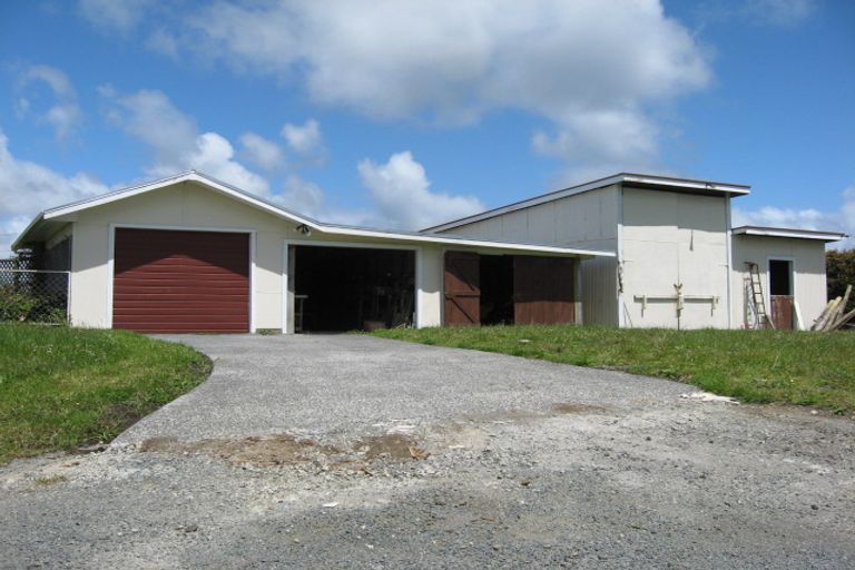 Photo of property in 23 Pioneer Lane, Kumeu, 0891