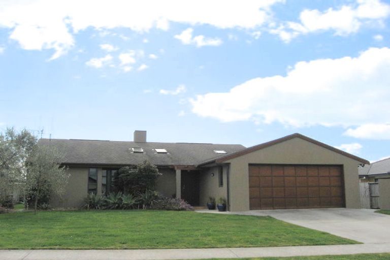 Photo of property in 26 Maesbury Close, Papamoa Beach, Papamoa, 3118