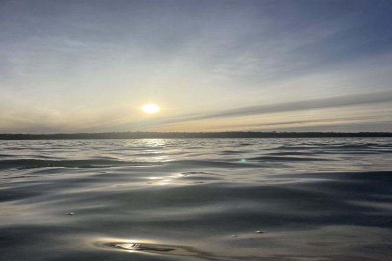 Photo of property in 21 Tindalls Bay Road, Tindalls Beach, Whangaparaoa, 0930