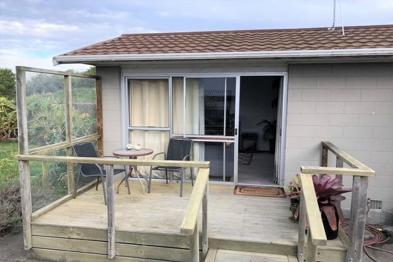 Photo of property in 2/207 Estuary Road, South New Brighton, Christchurch, 8062