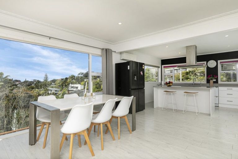 Photo of property in 90 Matipo Road, Mairangi Bay, Auckland, 0630